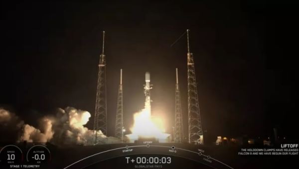 SpaceX запустила третью подряд ракету-носитель Falcon 9 за последние 36 часов